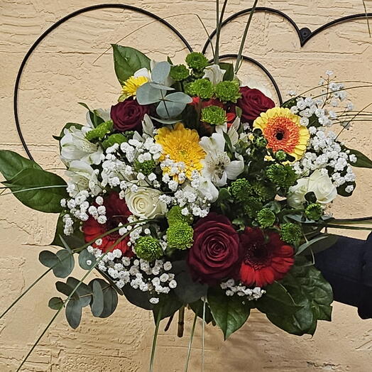 Bouquet  avec des germinis (Fleurs de saisons selon dispos)