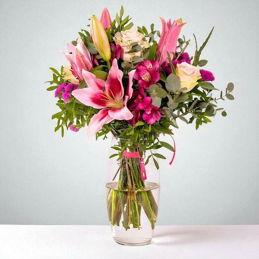 Bouquet de lys, de roses et d alstroemerias