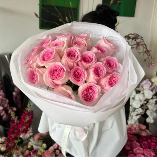 Pink roses 17 stems