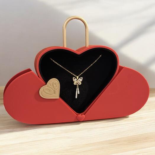 Collier Papillon Eclat Dore – Elegance et Raffinement