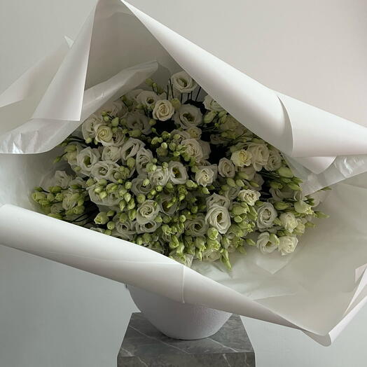 30 лизиантусов