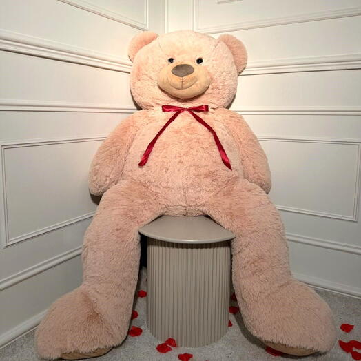 Огромный белый плюшевый мишка