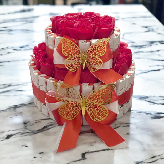 Kinder Elegance Rose Gift Cake