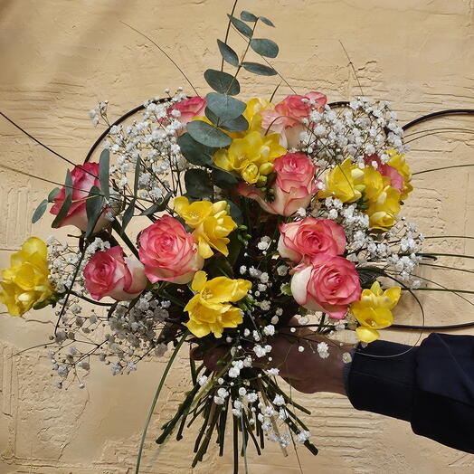 Bouquet Fressias et roses
