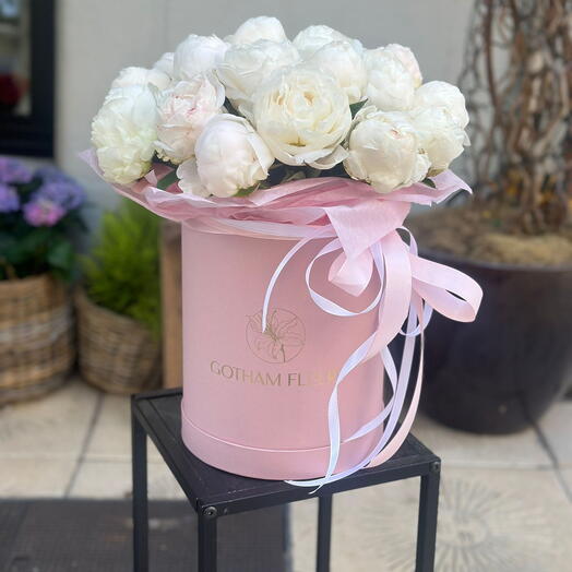 Boîte M de pivoines blanches