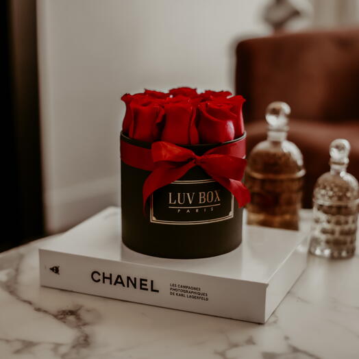 Коробка свежих роз