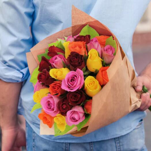 Букет из 30 разноцветных роз