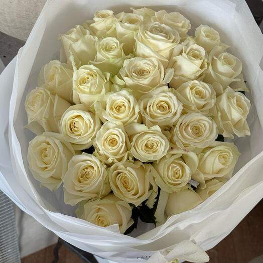 White roses 30 stems