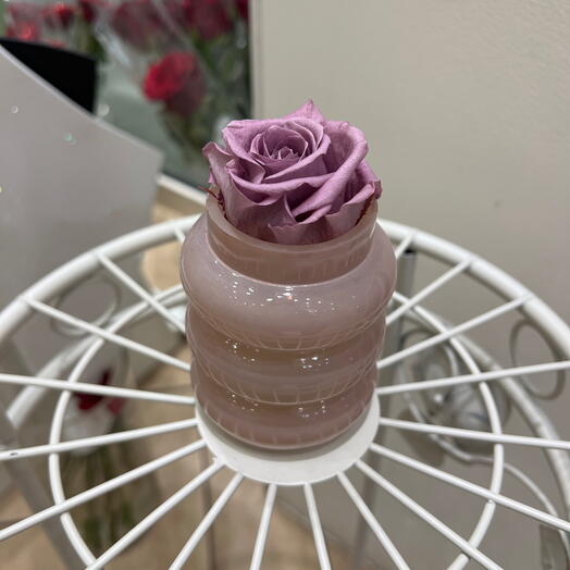 Rose eternelle violette vase rose