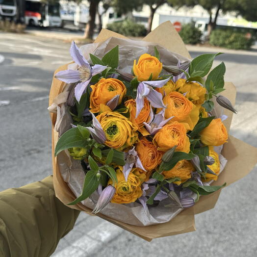 Bouquet avec Ranunculus et Climatis