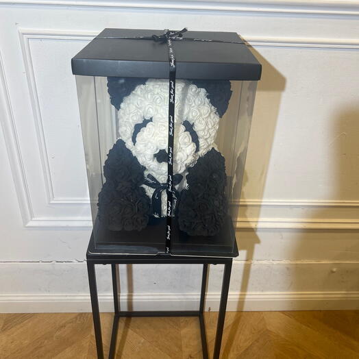 Большой розовый медвежонок, панда