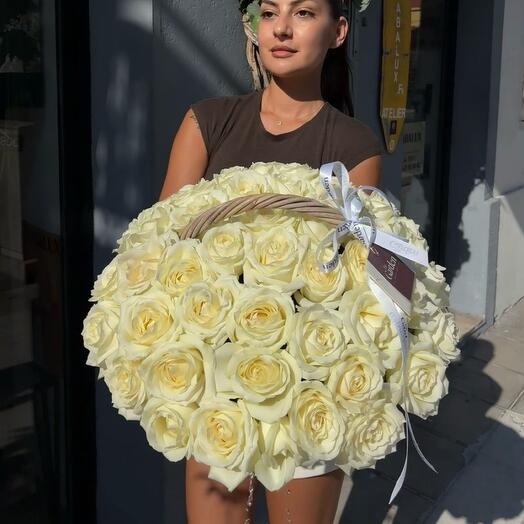 Basket 51 White roses