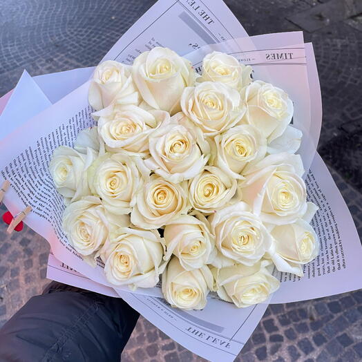 20 white roses