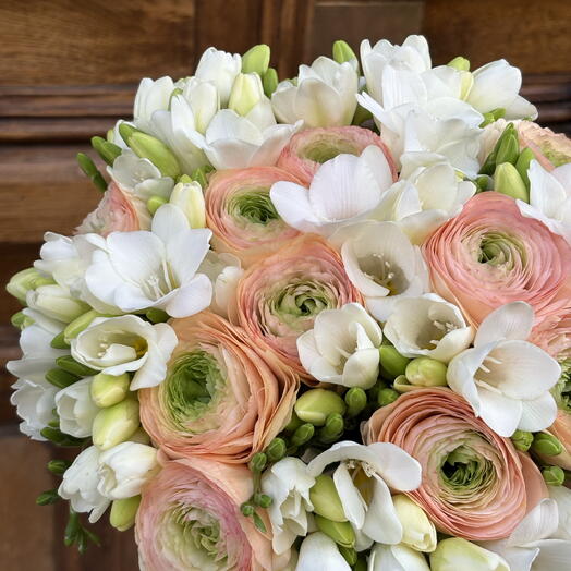 Renoncule et freesia🤍